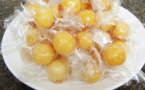 Bala Baiana (bala de ovos e coco caramelizada)