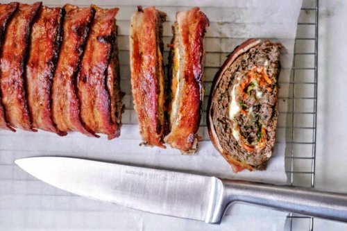 Rocambole de Carne e Bacon Com Legumes