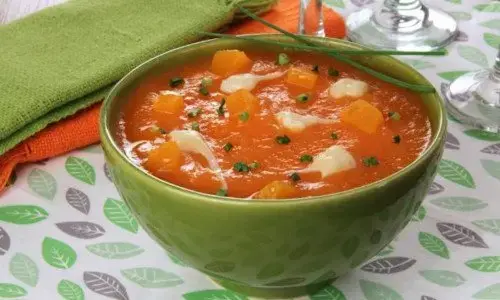 Caldinho de abóbora com queijo