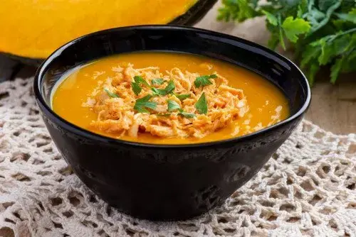 Creme de cabotiã com frango