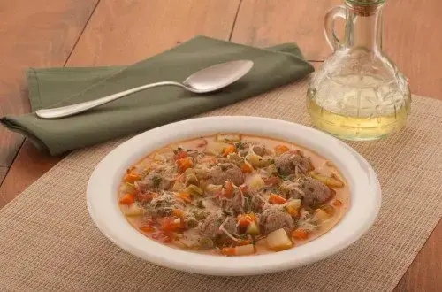 Sopa de legumes com Almôndegas